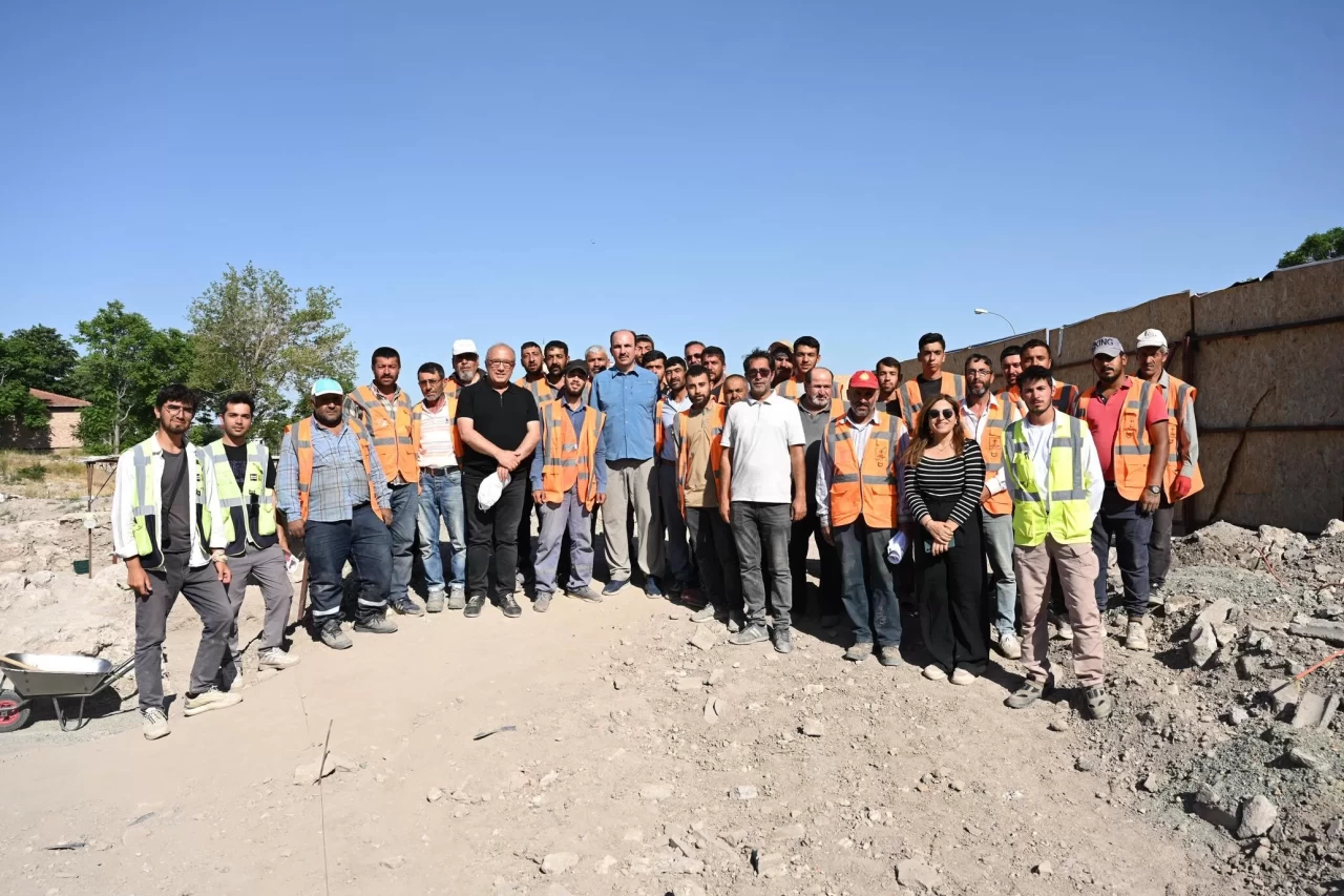 Konya turizmde vites yükseltiyor! Başkan Altay: “Konya’nın surlarını açığa çıkarmak ve turizm potansiyelini artırmak için çalışıyoruz”