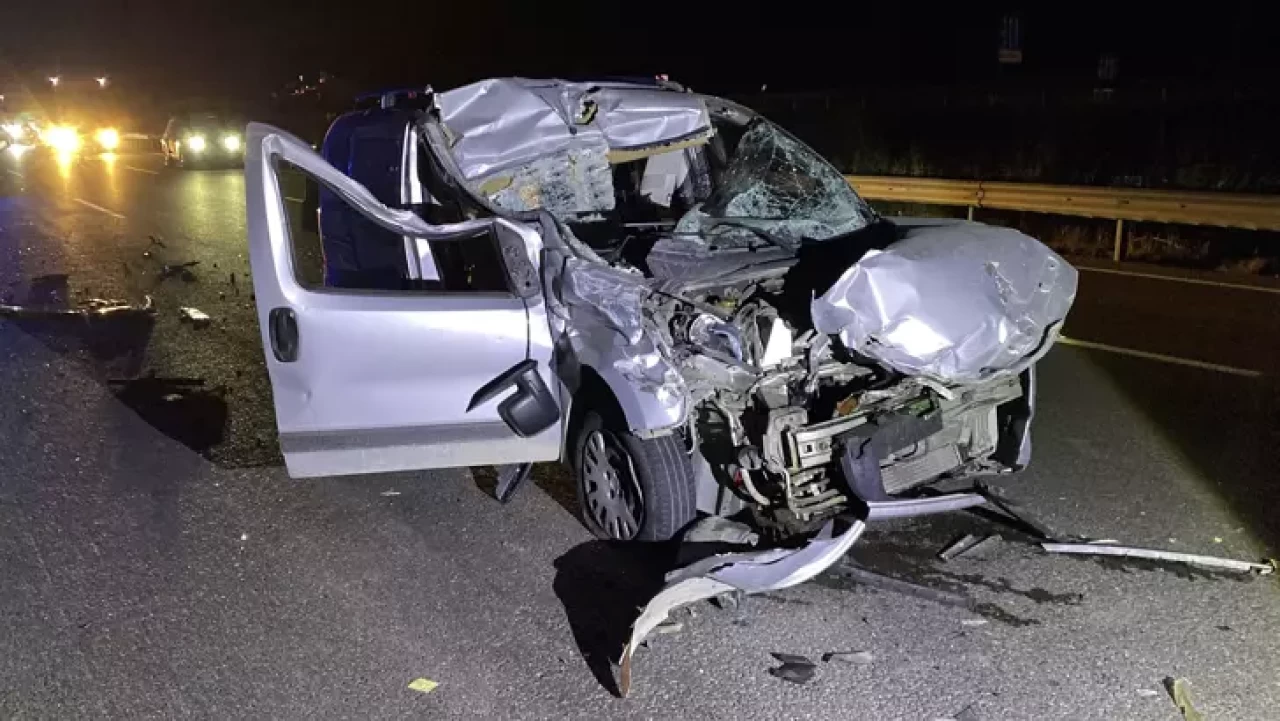 Bursa'da tomruk yüklü TIR'a arkadan çarptı: 1 yaralı