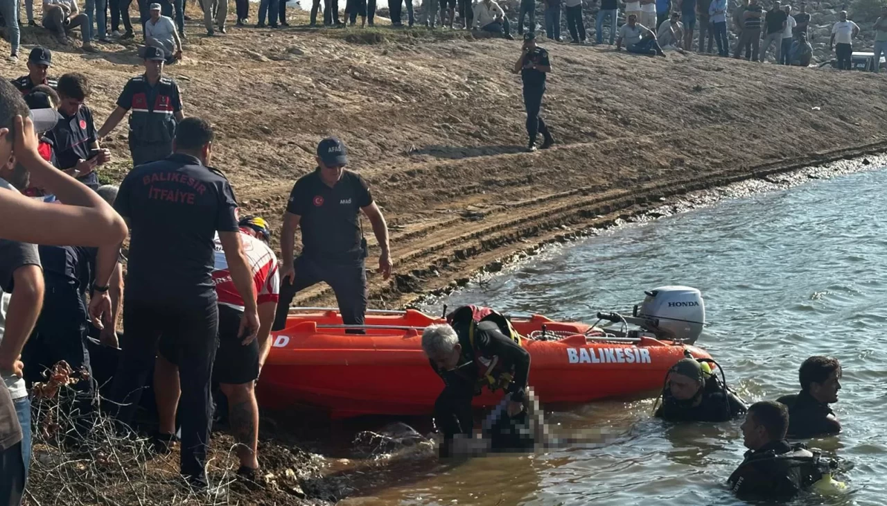 Balıkesir'de serinlemek için gölete giren iki çocuk boğuldu