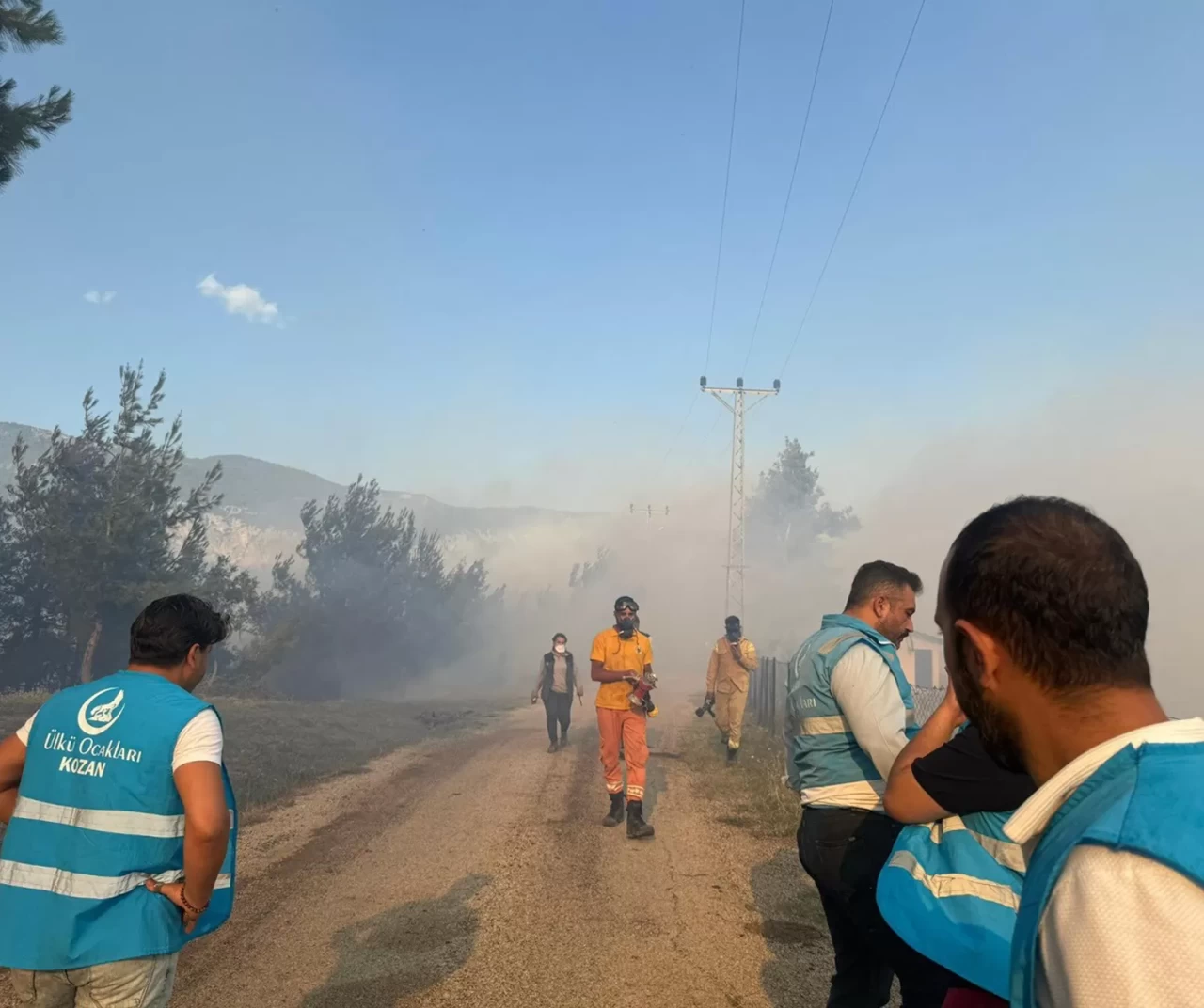 Ülkü Ocakları ateş çemberinde görevde: 7 il, tek yürek!