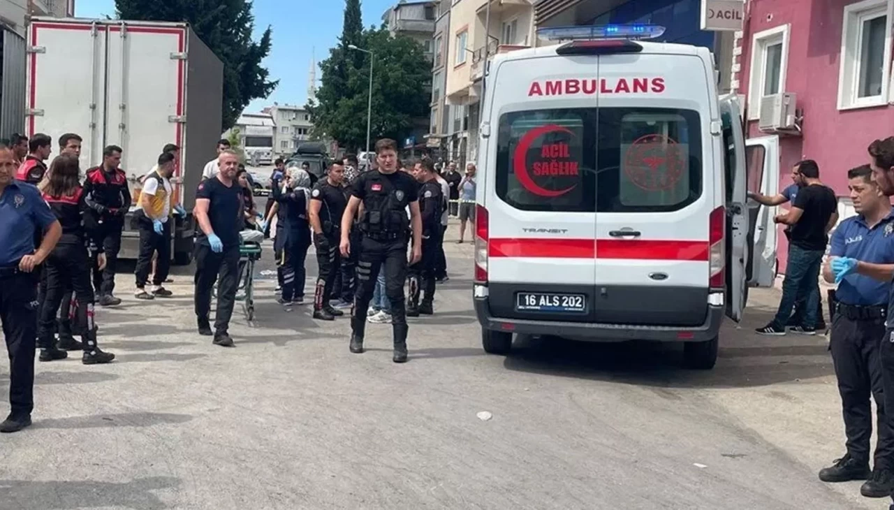 Bursa’da bıçaklı dehşet: 14 yaşındaki genç kız 4 kişiyi bıçakladı