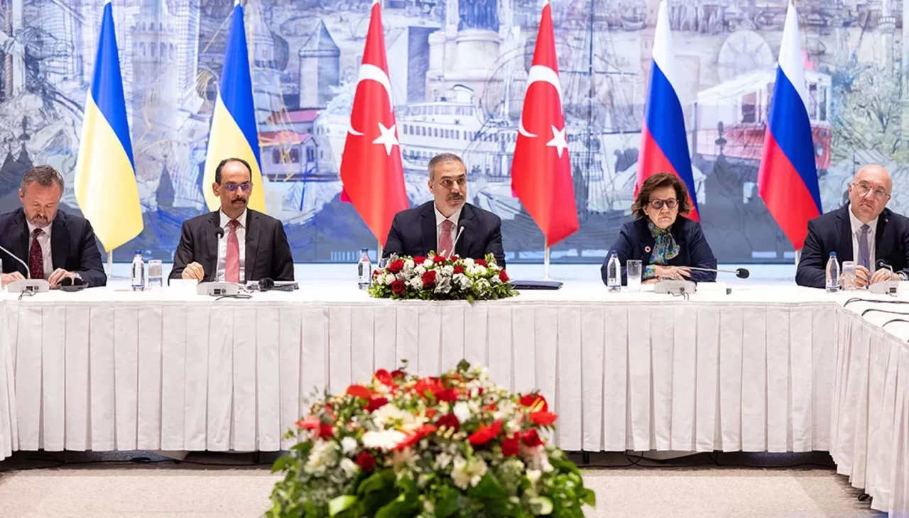 İstanbul'da Rusya-Ukrayna heyetleri arasındaki görüşmeler başladı