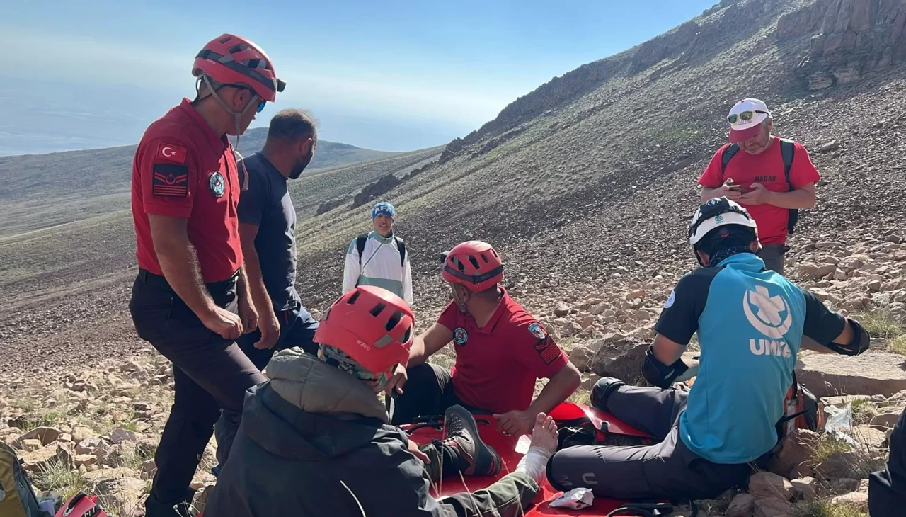 Mahsur kalan dağcılara böyle ulaşıldı