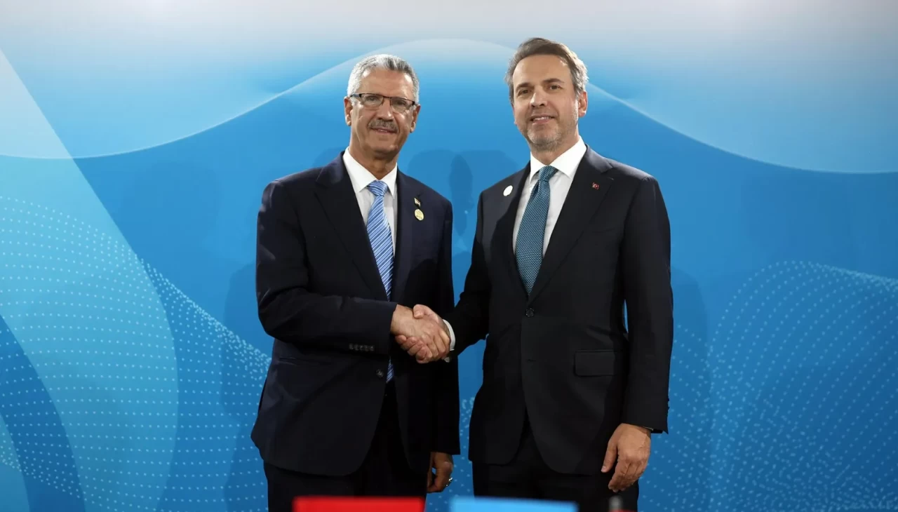 Türkiye, Viyana'da yeni dönemin kapısını araladı! Bakan Bayraktar'dan enerjide diplomasi trafiği