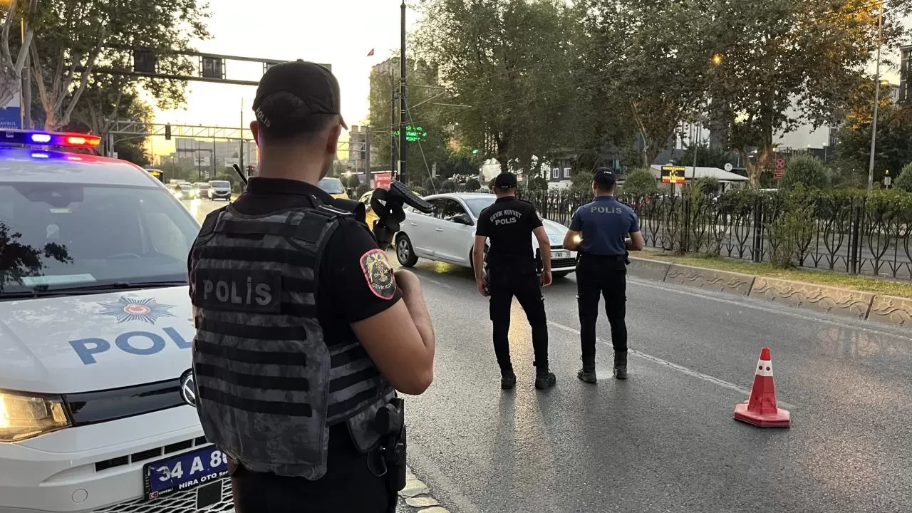 İstanbul polisinden helikopter destekli "huzur" uygulaması