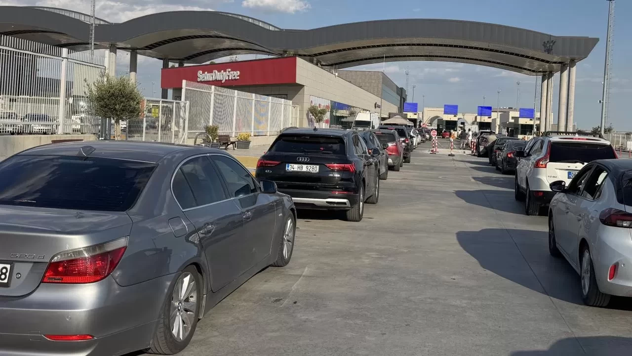 Yaz göçü sürüyor! Gurbetçiler Türkiye yolunda...