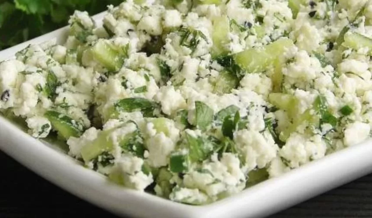 Diyet listelerinin gözdesi! Tok tutan kabak salatası