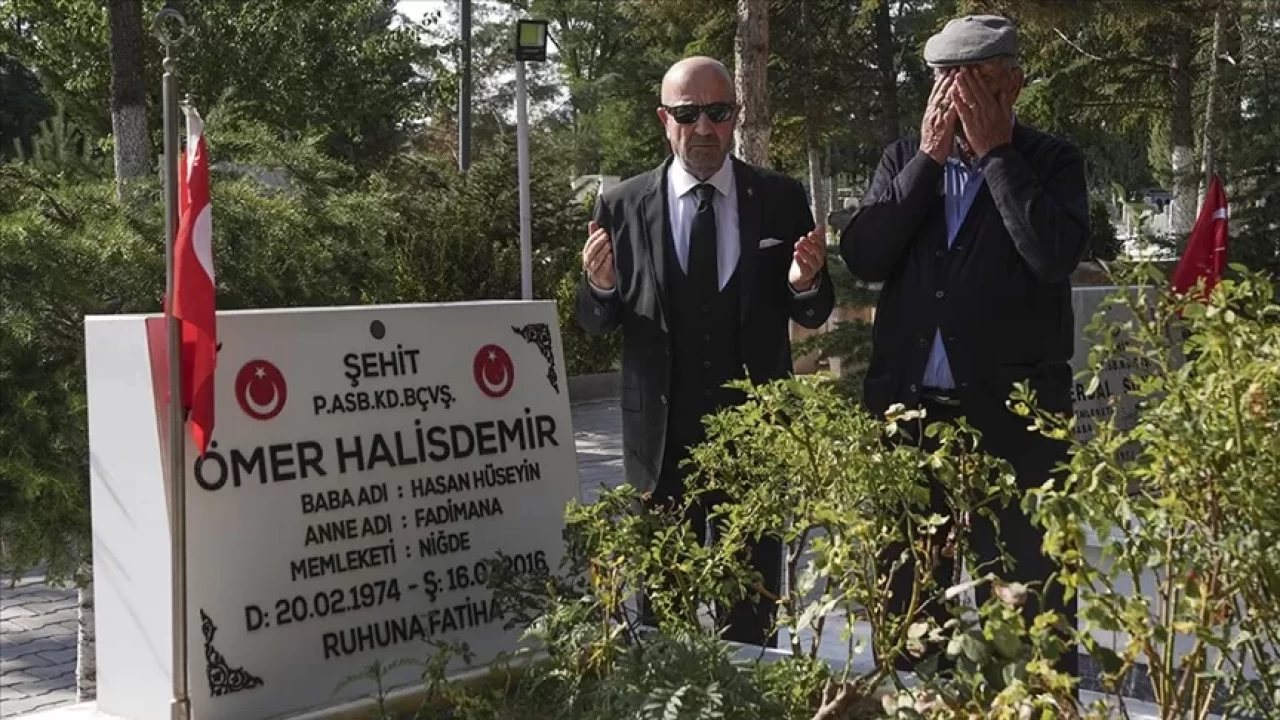 Zekai Aksakallı, Ömer Halisdemir'in mezarını ziyaret etti! "Eğer Semih Terzi öldürülmeseydi..."