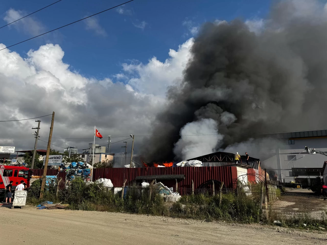 Ordu'da geri dönüşüm tesisinde yangın çıktı