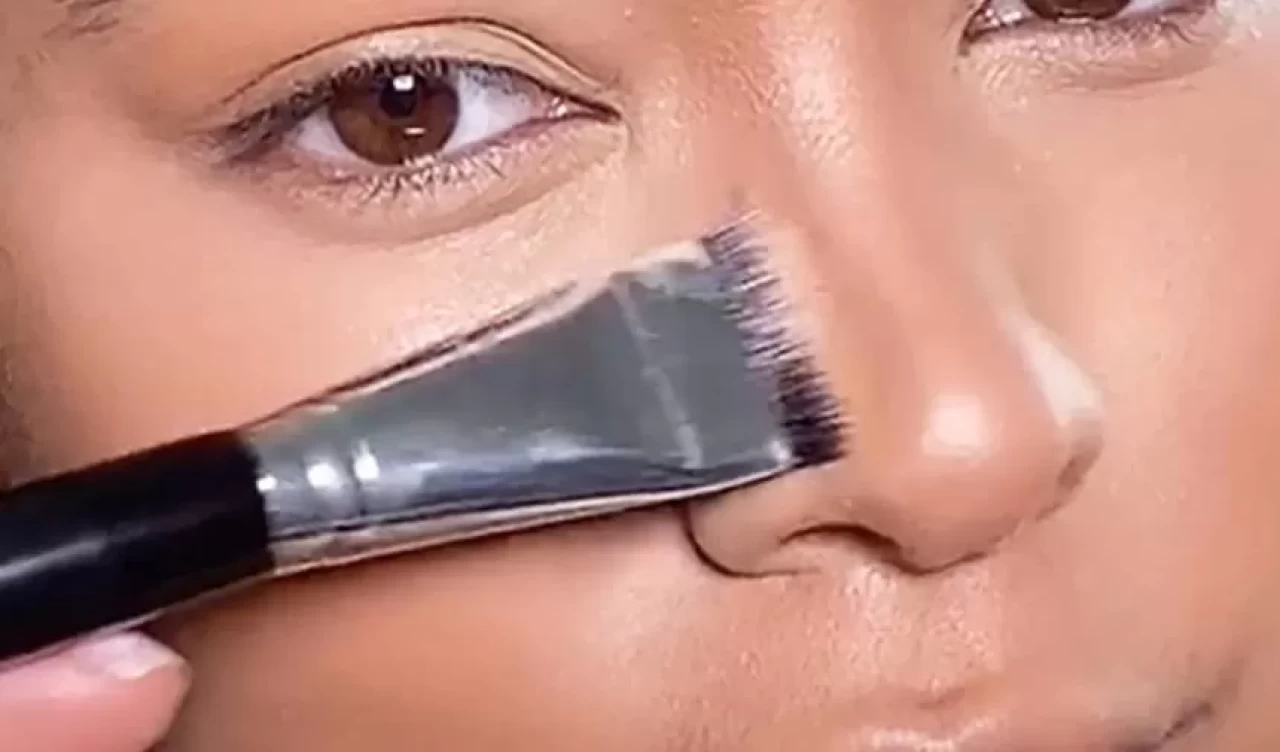 Yeni makyaj trendi! Ters kontür ile güzelliğinizi ortaya çıkarın