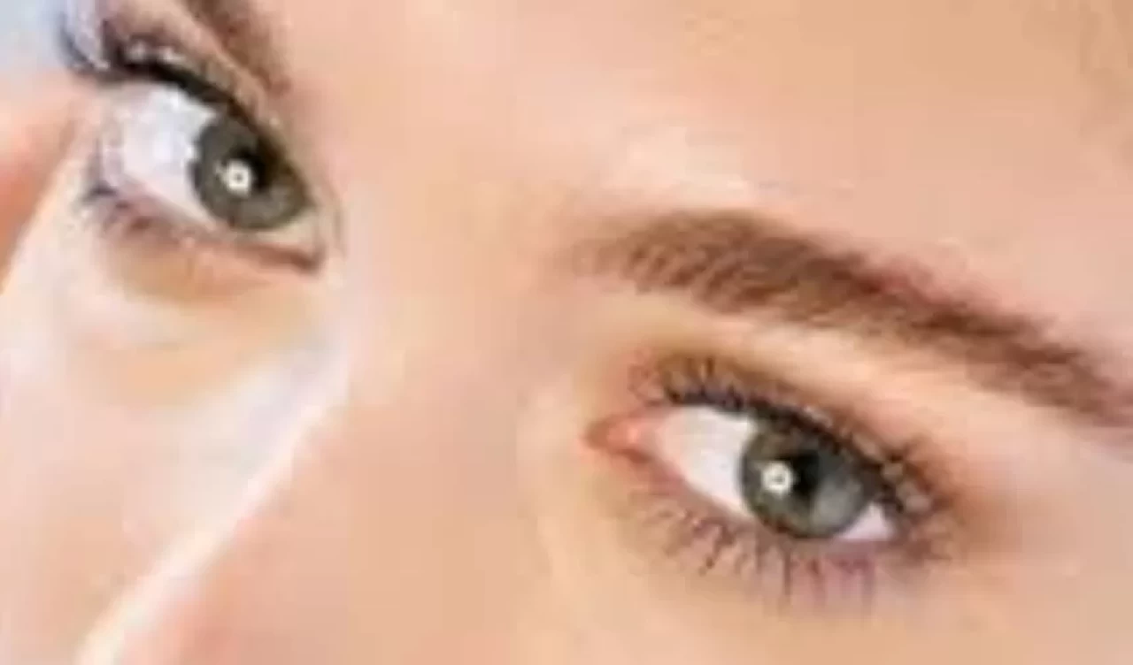 Doğal makyaj nasıl yapılır? Hafif ve doğal görünüm için makyaj teknikleri