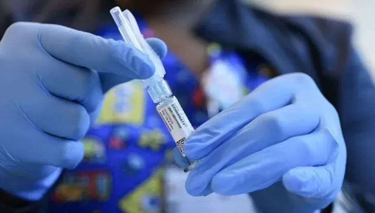 Çarpıcı Covid-19 raporu: Aşılar beklenenden çok daha az hayat kurtardı