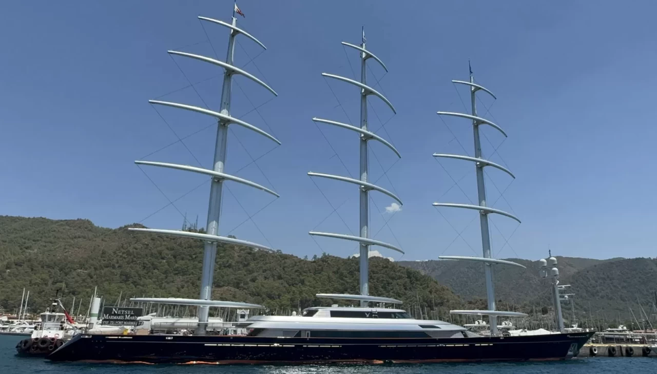 Milyarlık ‘Maltese Falcon’ Marmaris’te milyonluk yakıt ikmali yaptı