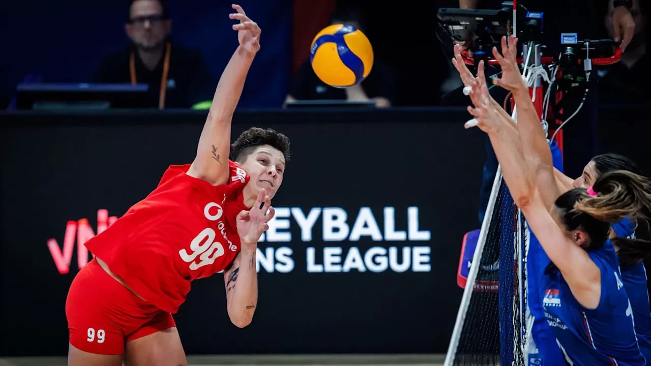 A Milli Kadın Voleybol Takımı, FIVB Milletler Ligi'nde Sırbistan'a direnemedi