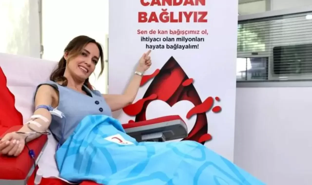 Ünlü isimler Kızılay'a kan verdi, Türkiye'ye çağrıda bulundu