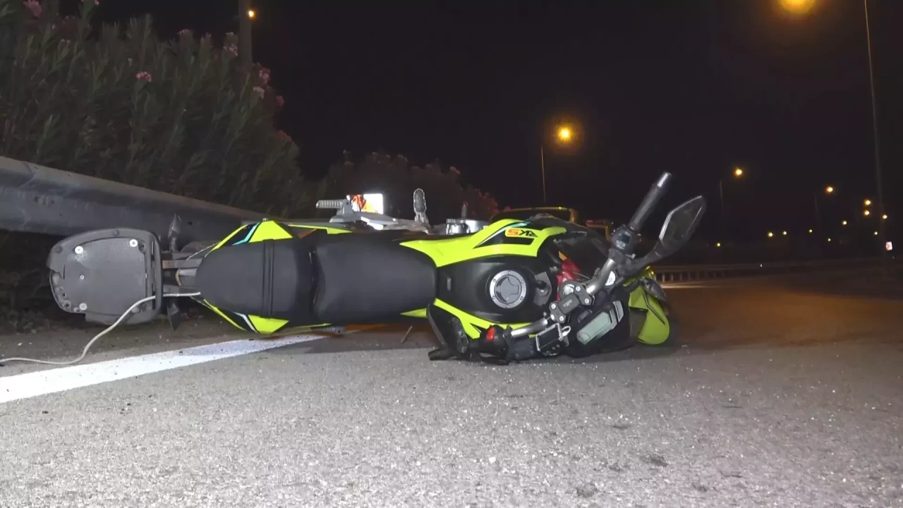 Bariyerlere çarptı 30 metre sürüklendi!