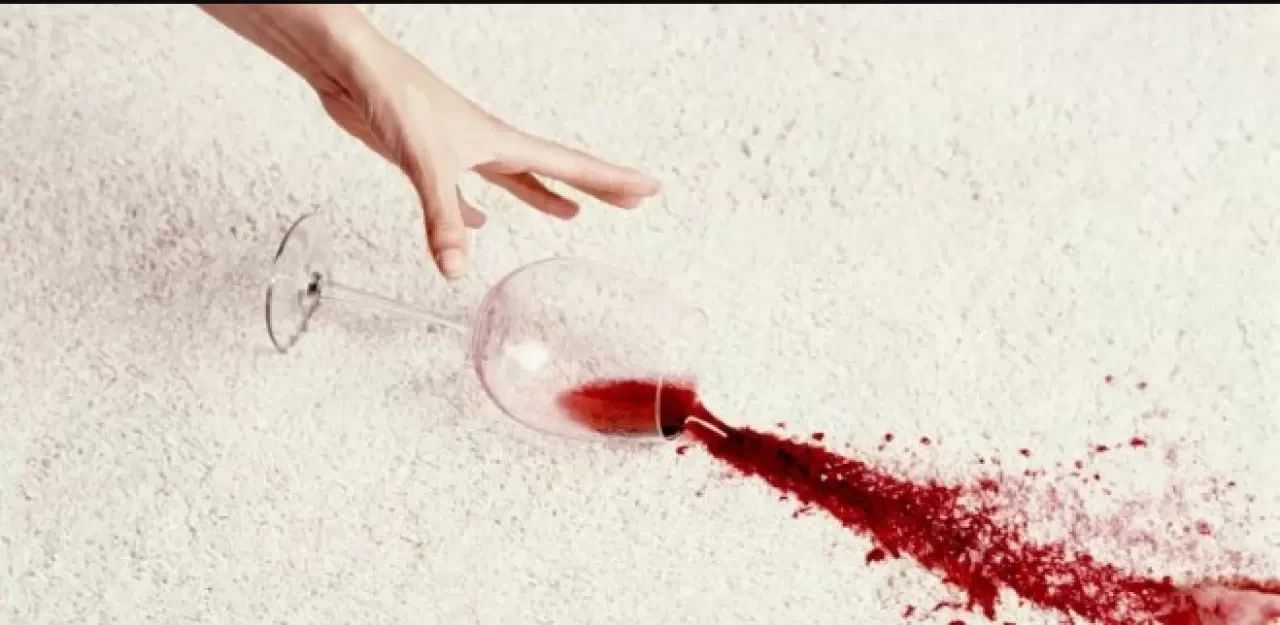 Şarap Lekesini Çıkarma Yöntemleri: Şarap Lekesi Nasıl Çıkar?