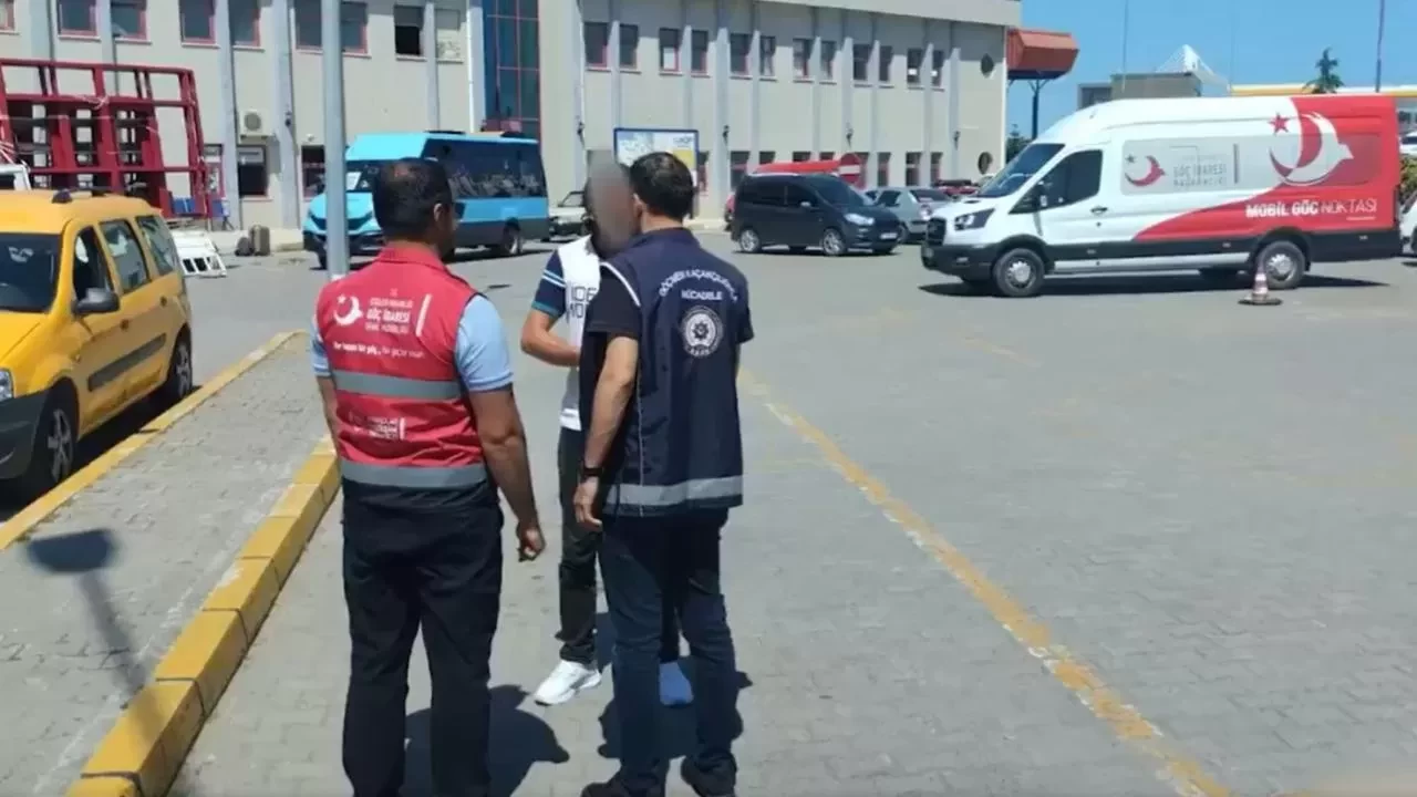 32 göçmen kaçakçısı ve 572 düzensiz göçmen yakalandı