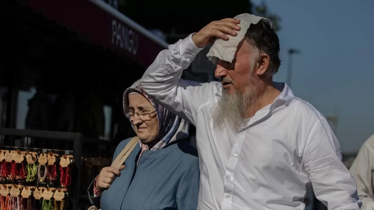 Sağlık Bakanlığı'ndan sıcak hava uyarısı: Risk grupları dikkat!