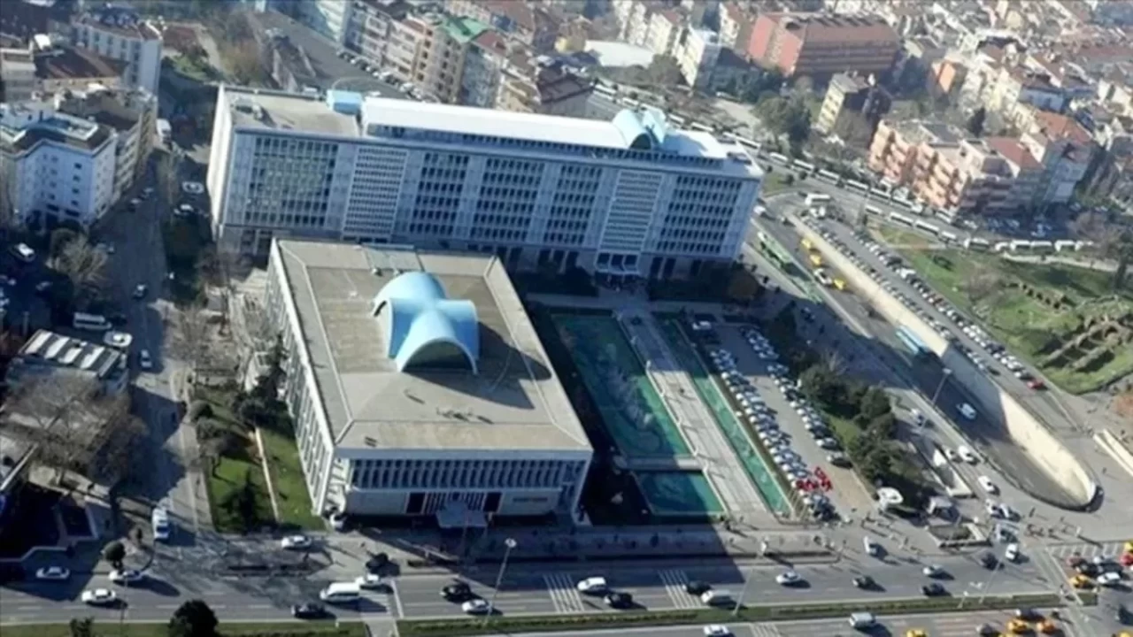 İBB'ye yolsuzluk soruşturması: 18 kişi hakkında gözaltı kararı