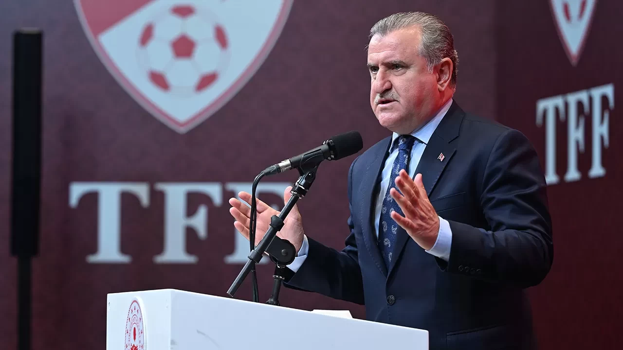 Gençlik ve Spor Bakanı Osman Aşkın Bak: “Futbolun olaylarla anılmasını istemiyoruz”