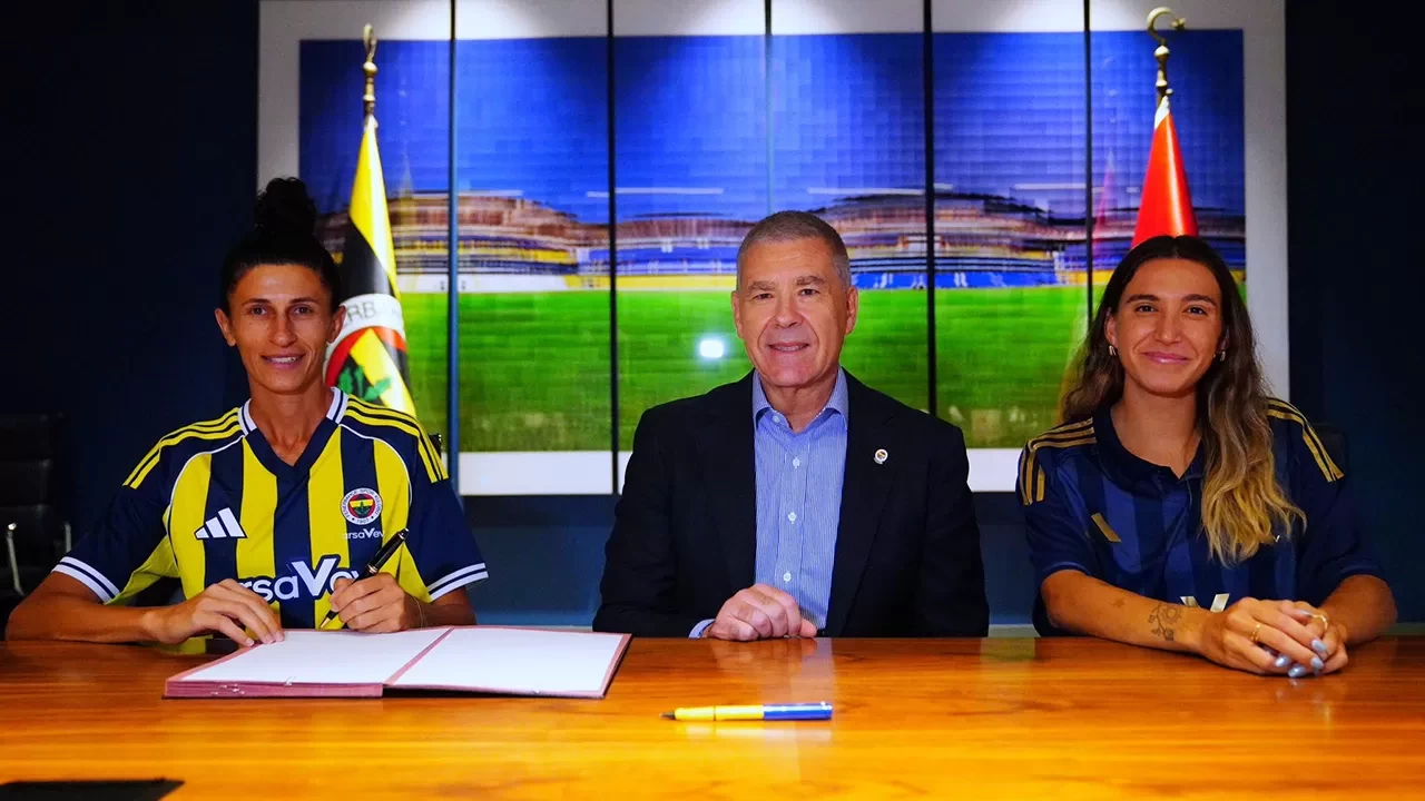 Fenerbahçe Kadın Futbol Takımı’nda 17 oyuncunun sözleşmesi uzatıldı