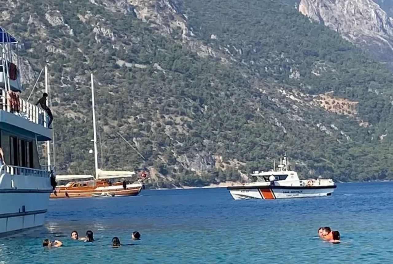 Muğla'da denizde kaybolan kişiyi arama çalışmaları sürüyor