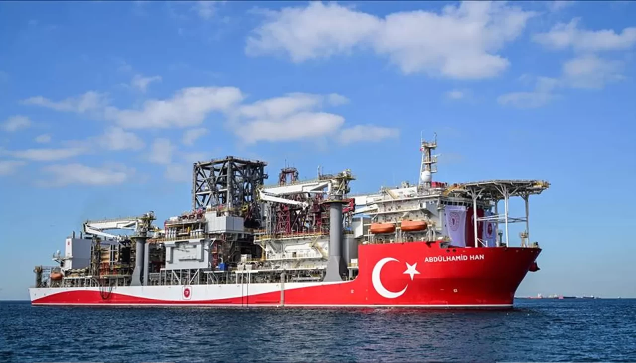 Bakan Bayraktar iki yeni sondaj gemisinin filoya katıldığını açıkladı