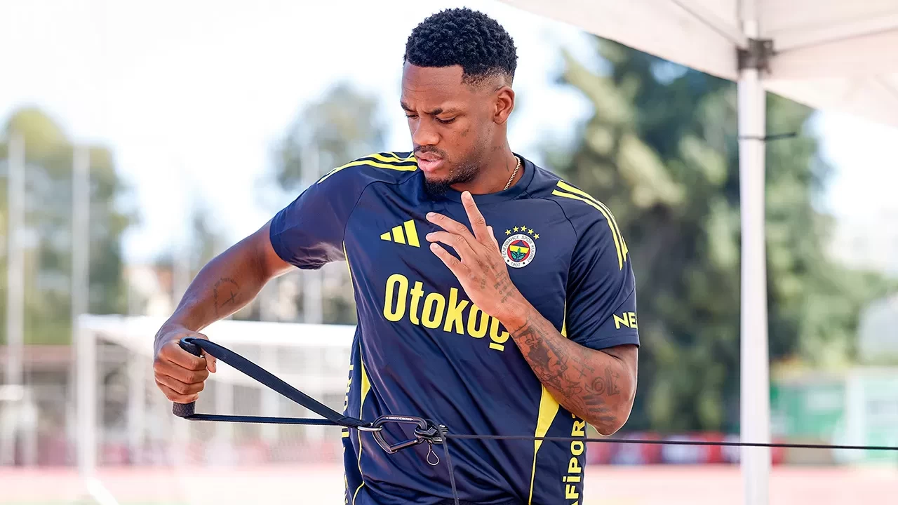 Jhon Duran, Fenerbahçe ile ilk antrenmanına çıktı