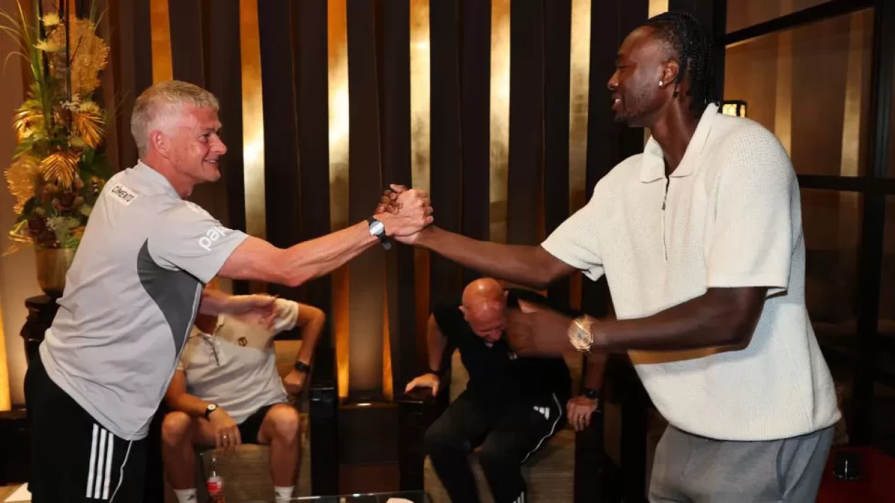 Beşiktaş’ın yeni golcüsü Tammy Abraham ilk idmanına çıktı