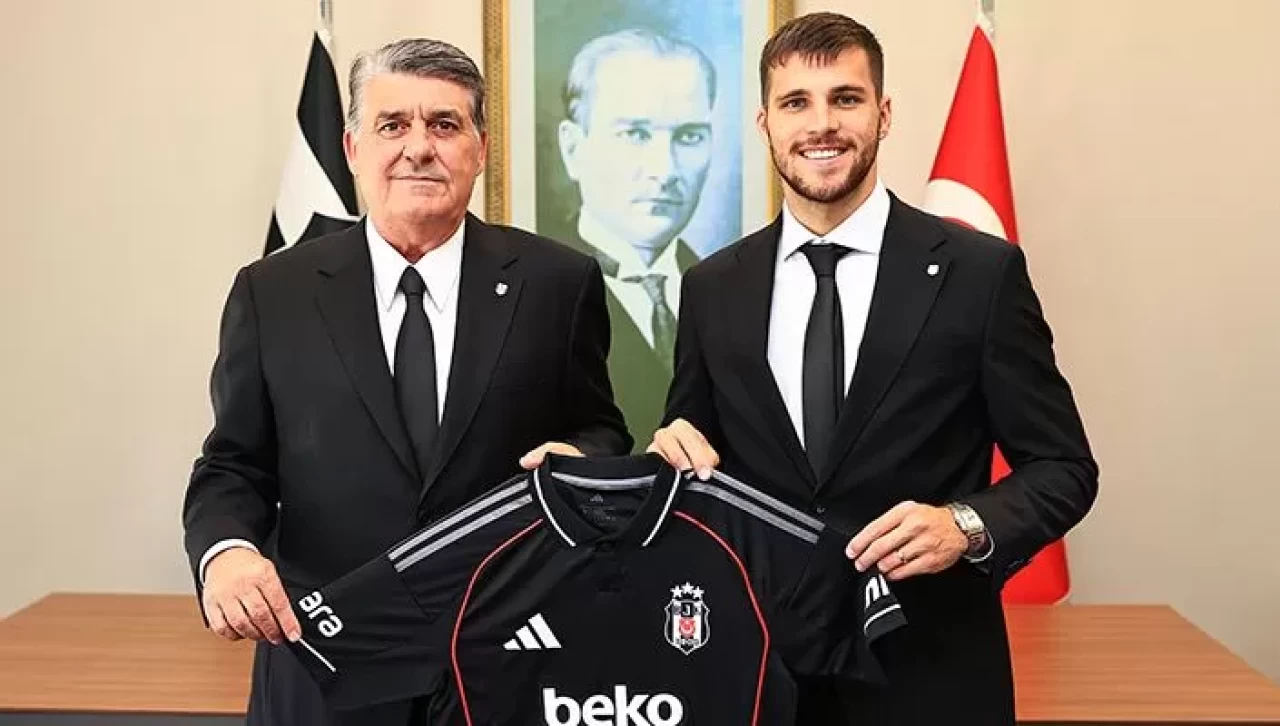 Serdal Adalı, Beşiktaş’ın yeni transferi David Jurasek ile bir araya geldi