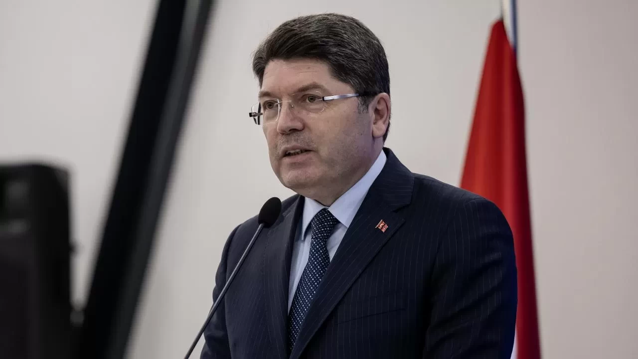 Bakan Tunç'tan Adli tatil açıklaması: Nöbetçi mahkeme ve savcılıklar görevini sürdürecek