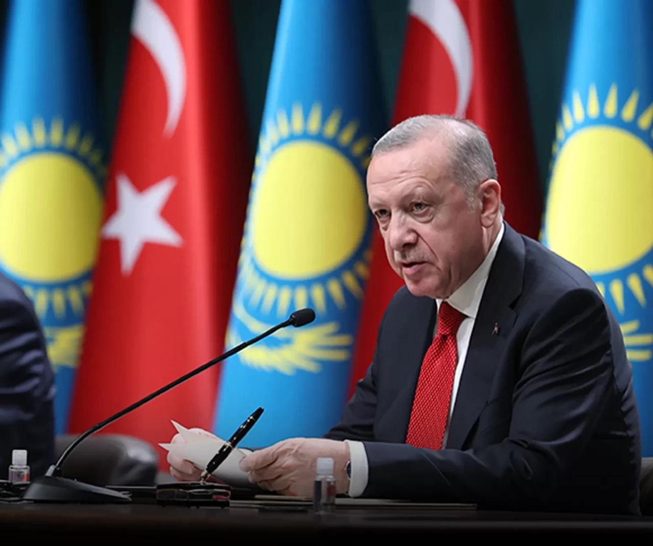 Cumhurbaşkanı Erdoğan: "Kazakistan vize muafiyet süresini 90 güne çıkardı"