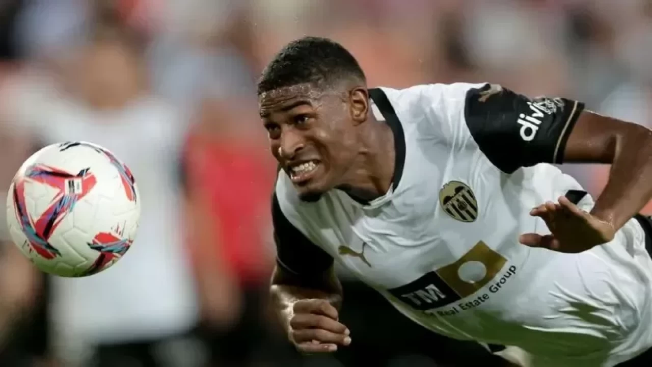 Arsenal, Cristhian Mosquera transferinde Valencia ile anlaştı