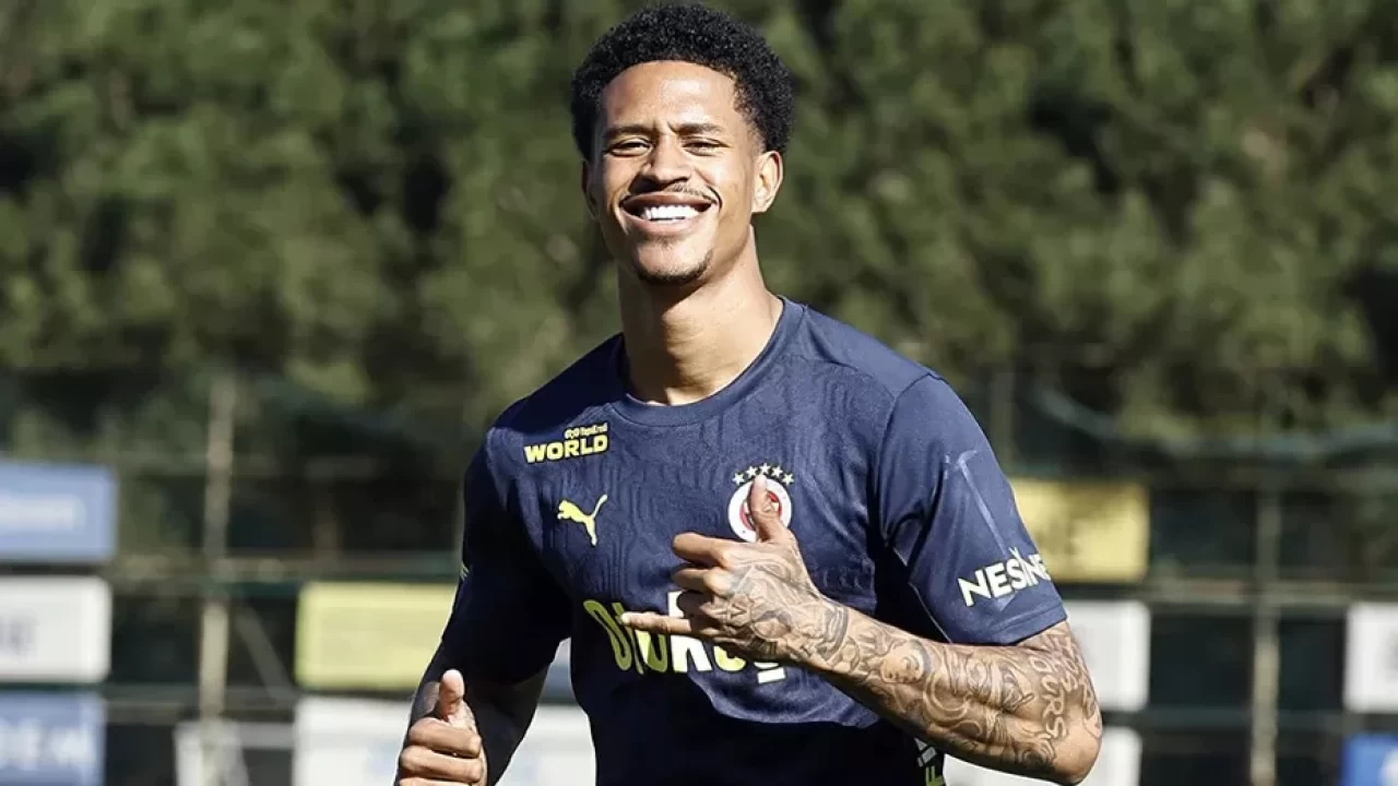 Fenerbahçe, Jayden Oosterwolde’nin sözleşmesini 2028’e kadar uzattı