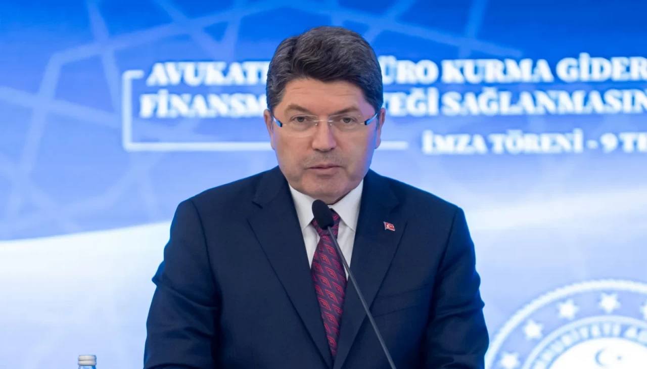 Adalet Bakanı Tunç duyurdu! Genç avukatlara kredi müjdesi