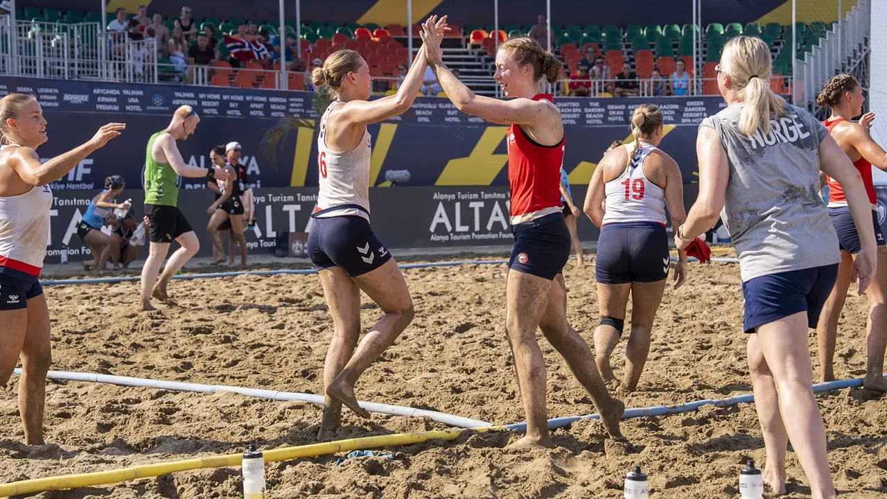 Avrupa Plaj Hentbolu Şampiyonası Alanya’da başladı | Milliler ilk maçta kayıp