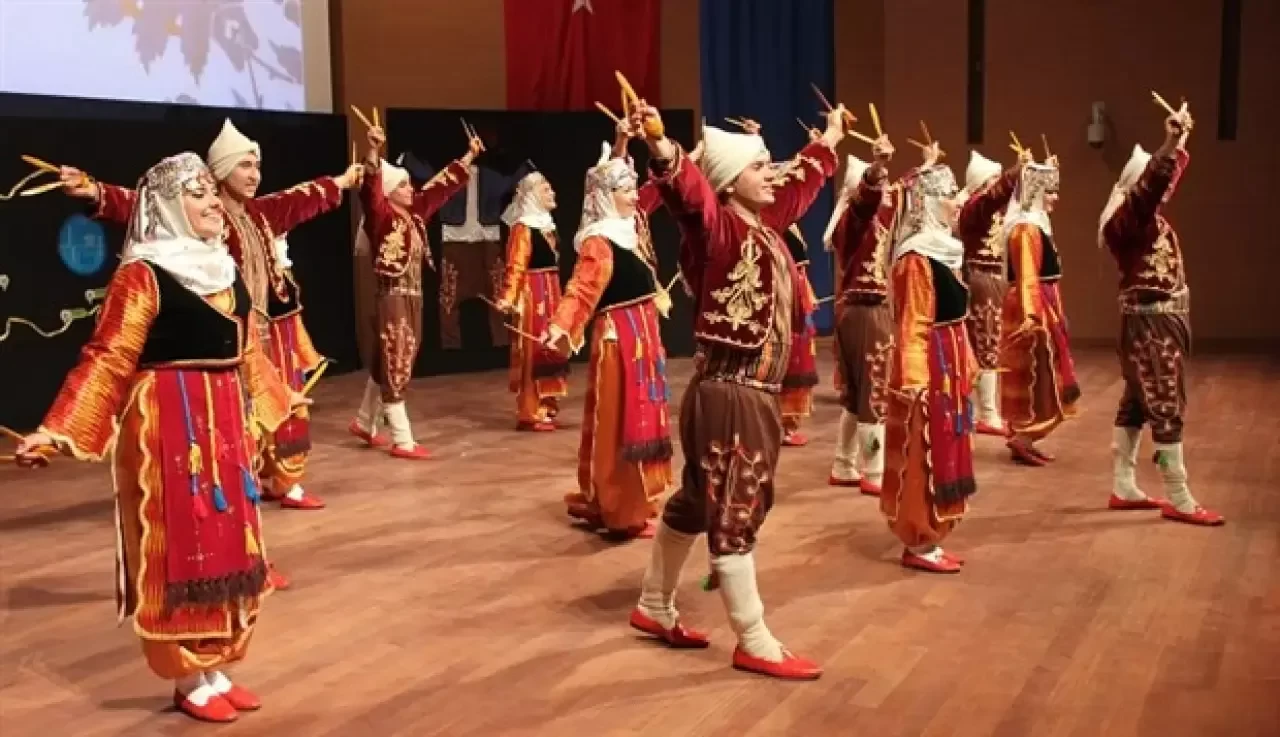 Halkbilimi (Folklor) Bölümü Nedir, Mezunları Ne İş Yapar ve Nerelerde Çalışır?
