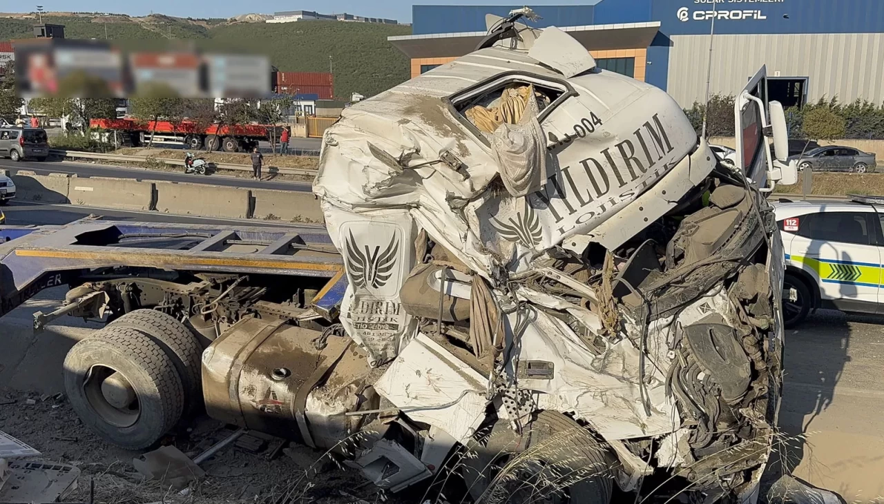 Kocaeli'de 5 kişinin öldüğü kazada tır sürücüsü tutuklandı