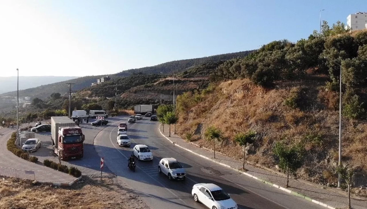 Gemlik-Kumla karayolunda yoğun trafik yaşanıyor