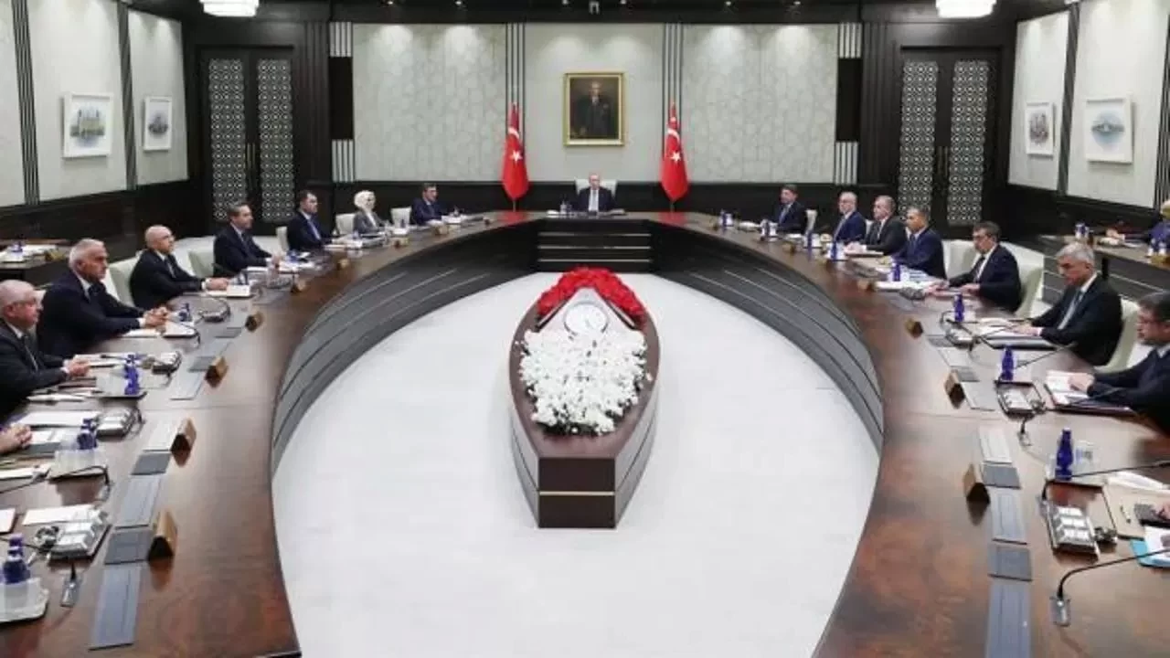 Kabine bugün toplanıyor: Gazze, yangınlar, terörsüz Türkiye...