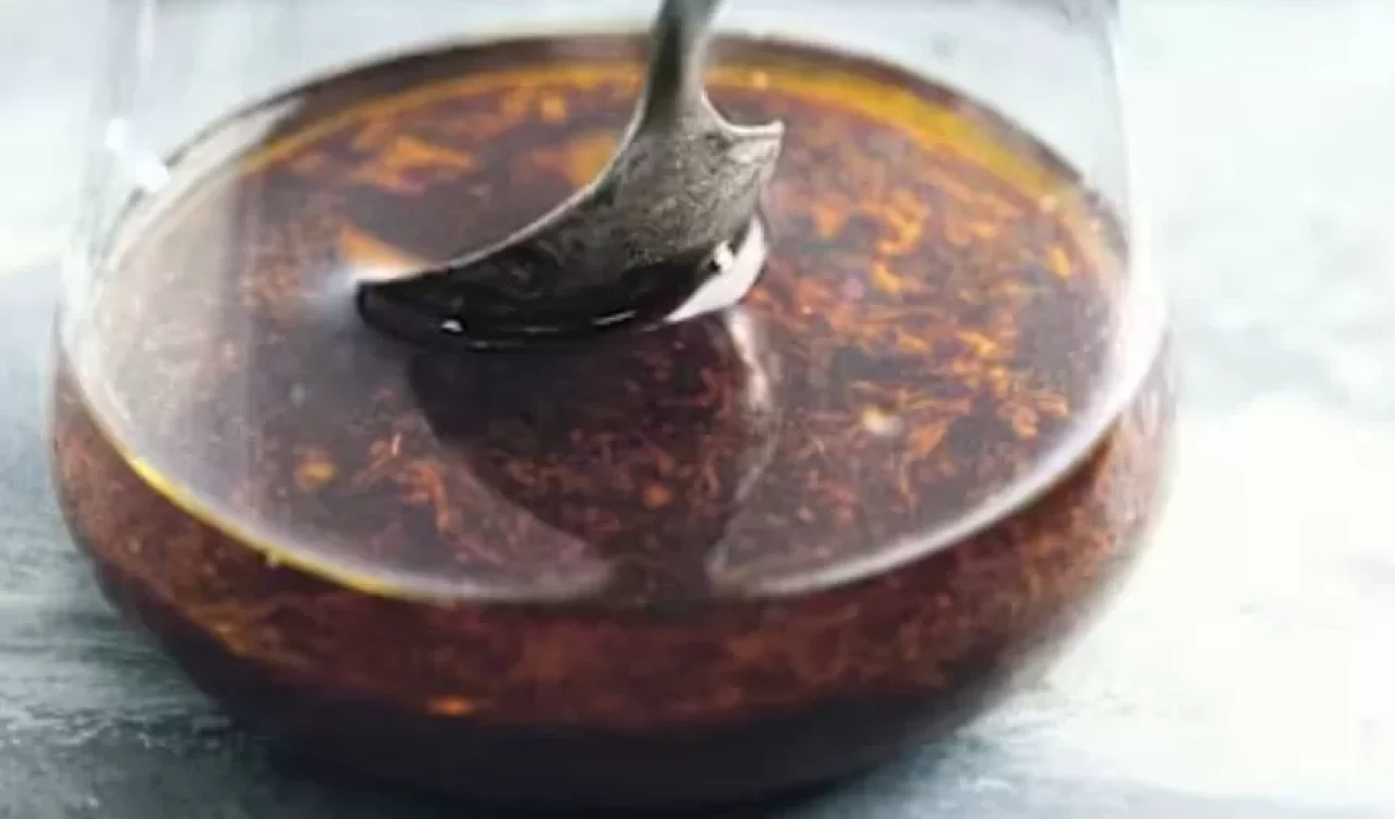 Salatalara sağlıklı dokunuş! Zencefilli limonlu sos tarifi