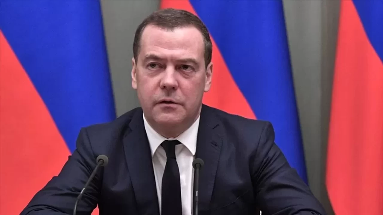 Medvedev’den Trump’a cevap: Rusya, İsrail ya da İran değil