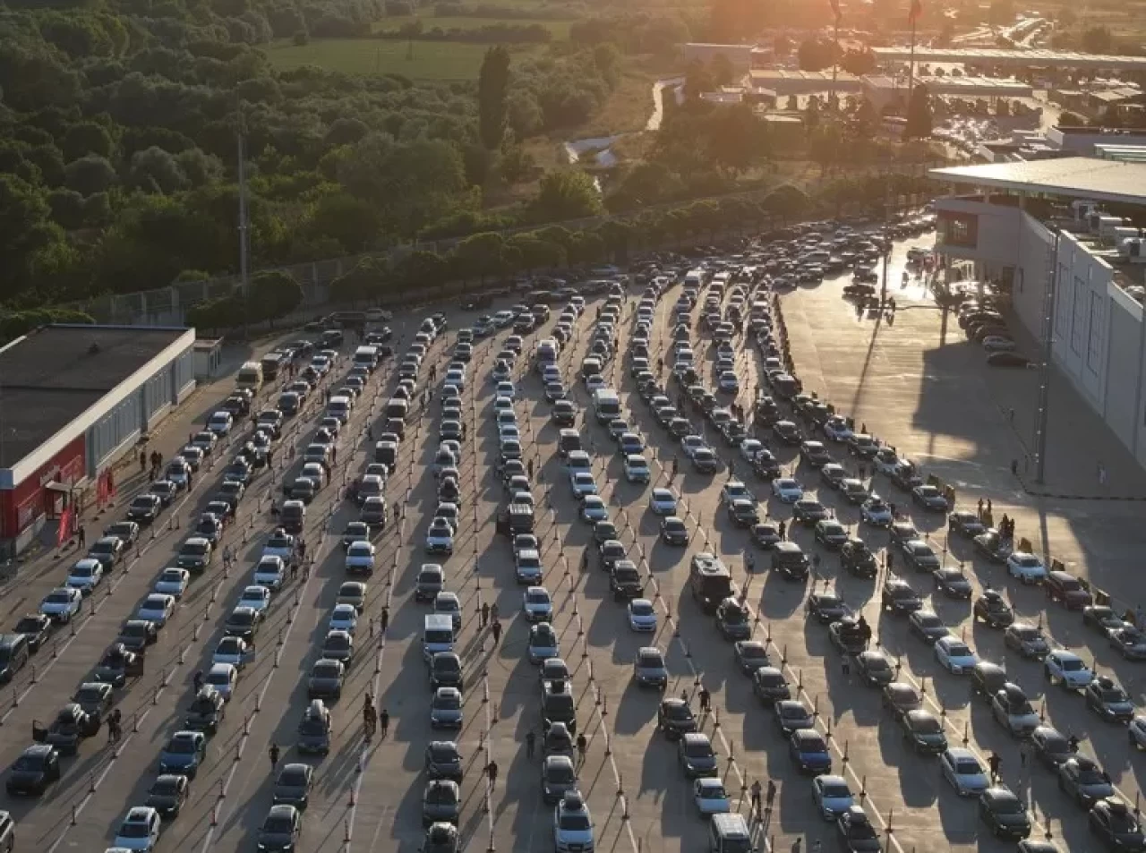 Kapıkule sezonun en hareketli gününü yaşadı