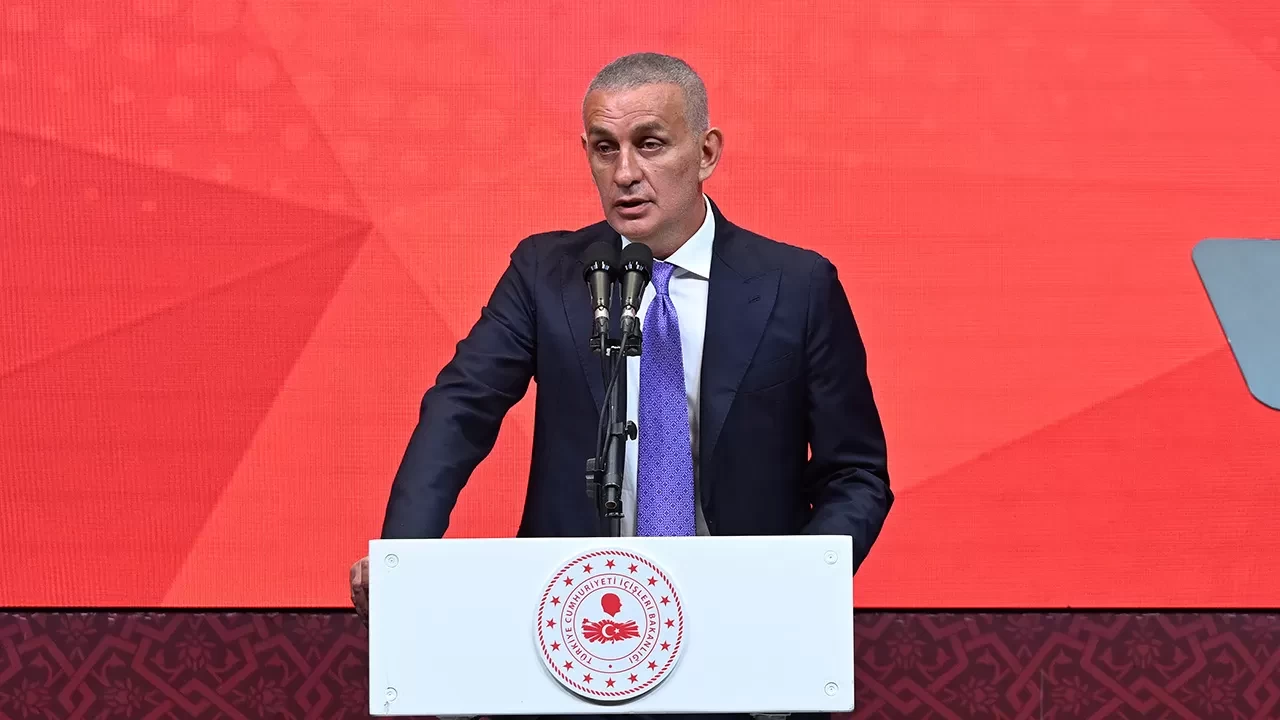 TFF Başkanı İbrahim Hacıosmanoğlu: “Statların güvenliği önceliğimizdir”