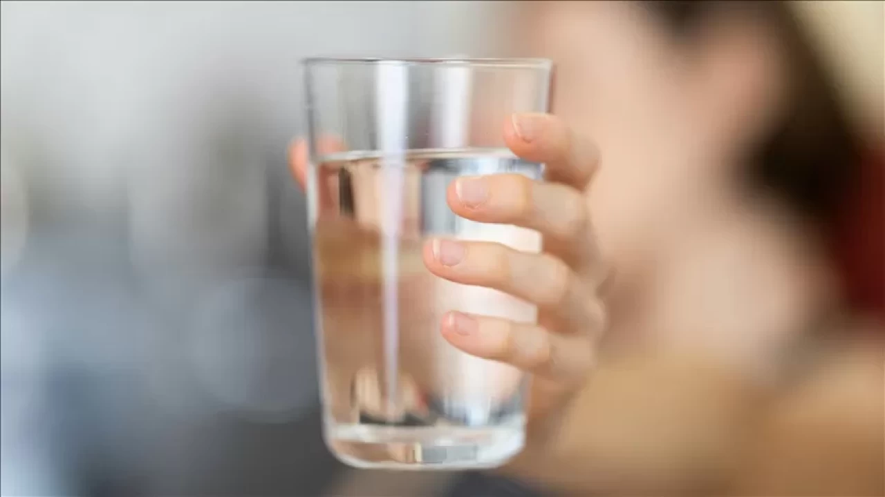 Sabahları aç karnına su içmenin 6 faydası