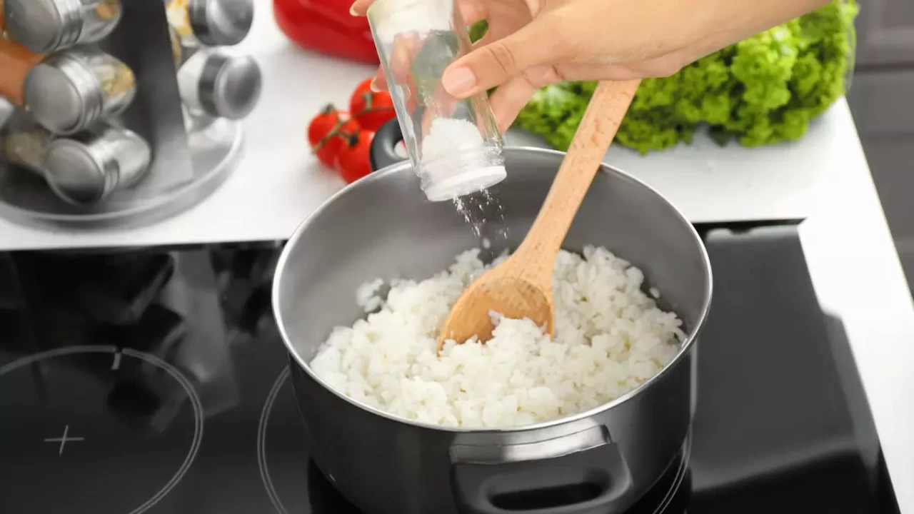 Tuzlu yemek nasıl kurtarılır? İşte en çok işe yarayan 3 formül