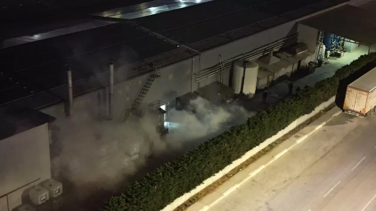 Bursa'da fabrika yangını! Bir işçi hastaneye kaldırıldı