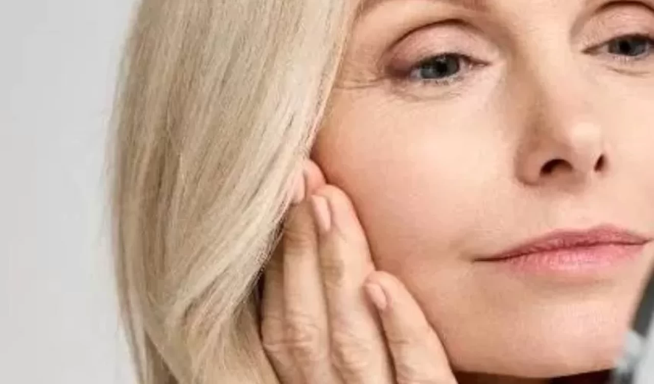 Dermatologlar öneriyor! Cilt yaşlanmasını geciktiren 6 yöntem