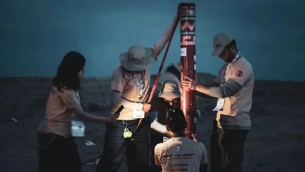 Türk gençleri ABD'yi salladı! Roket yarışmasından 3 ödül kazandılar